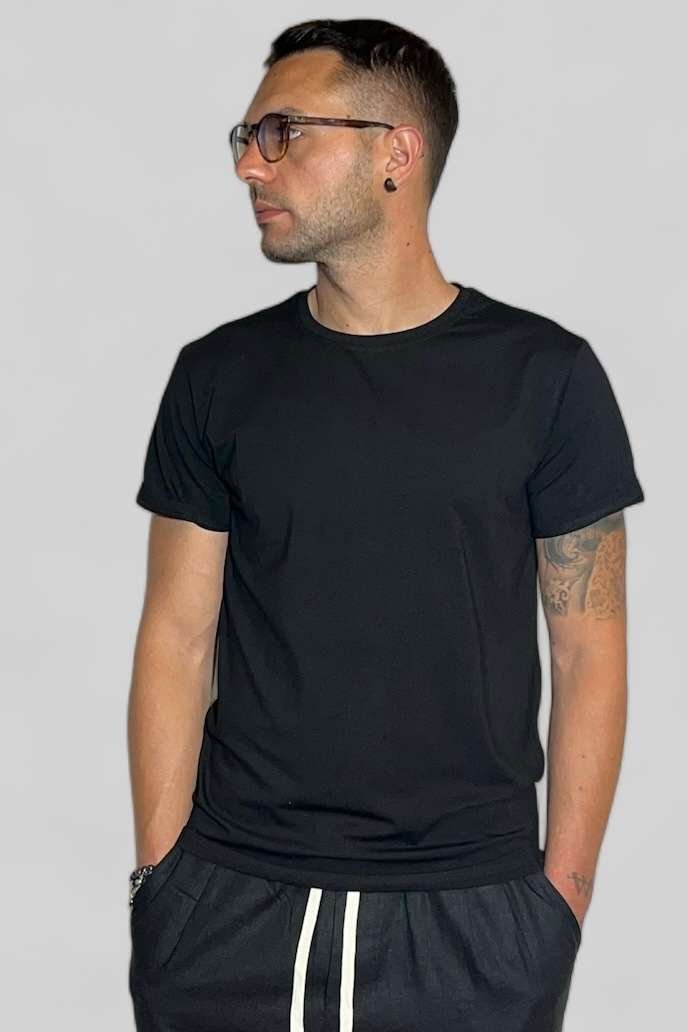 T-SHIRT UOMO BASIC IN COTONE-TINTA UNITA NERO B.38