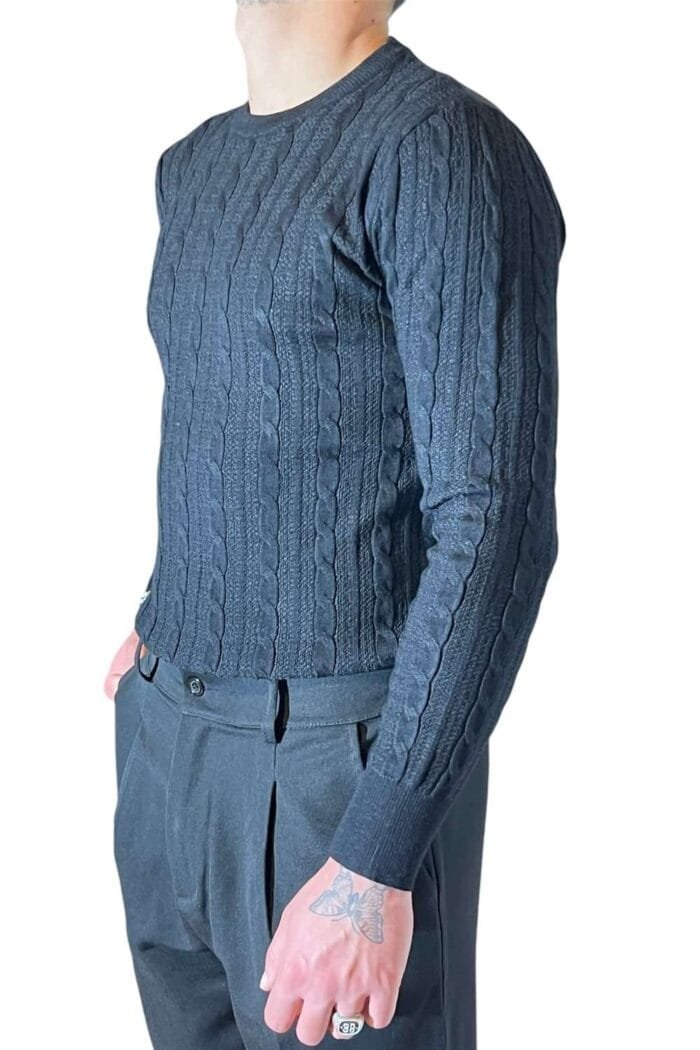 MAGLIONE GIROCOLLO CON TRECCE NERO