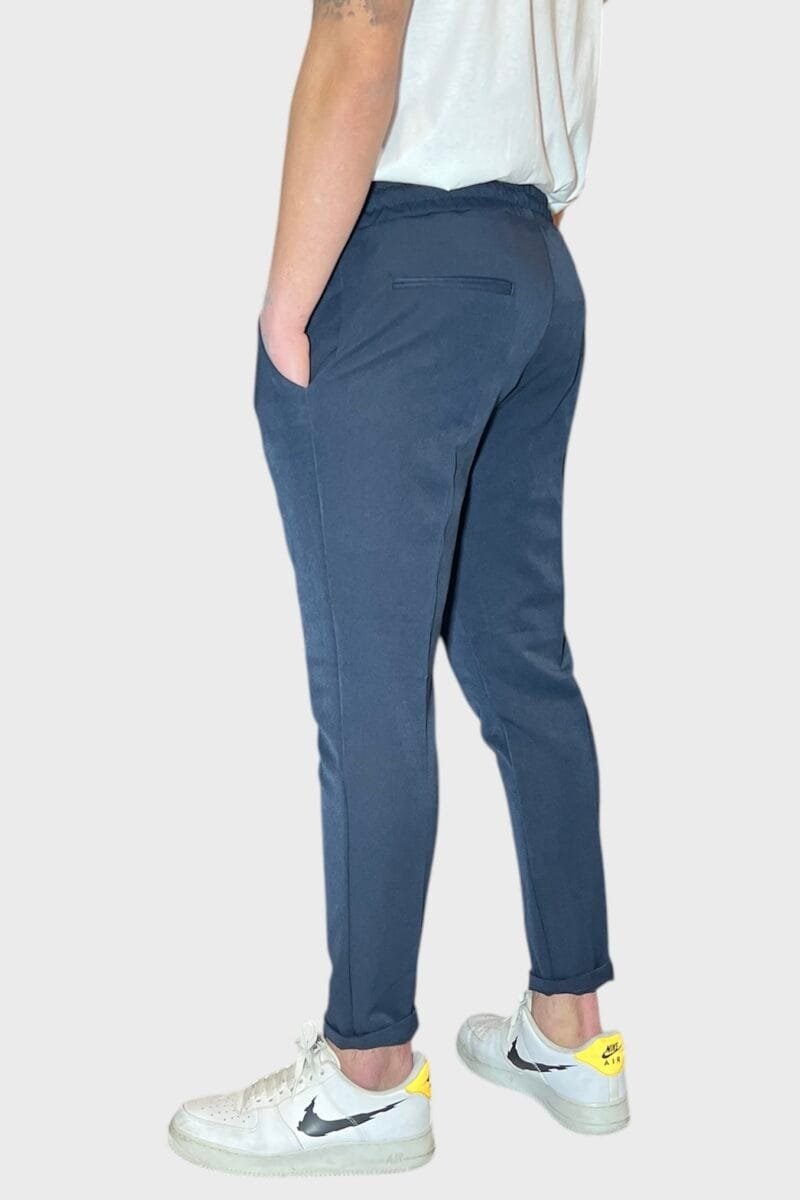 PANTALACCIO MORBIDO CON PINCES REGULAR FIT BLU - immagine 2