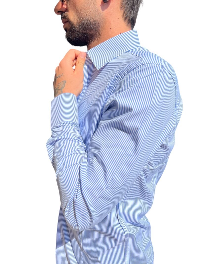 CAMICIA UOMO SLIM FIT A RIGHE BIANCHE E AZZURRE
