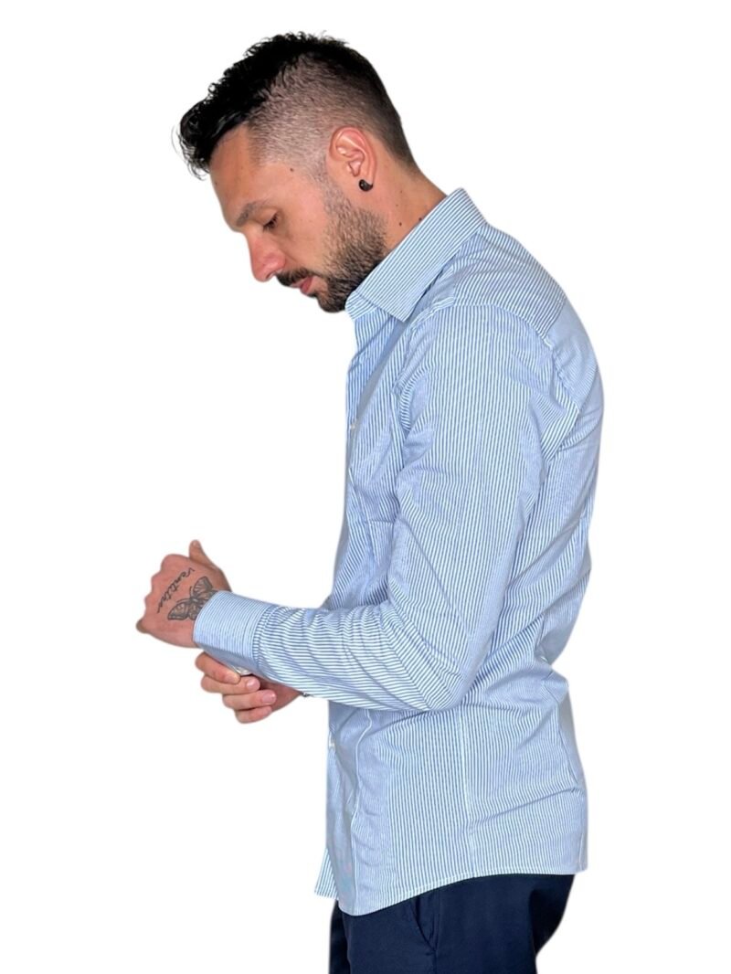 CAMICIA UOMO SLIM FIT RIGHE AZZURRE - immagine 4