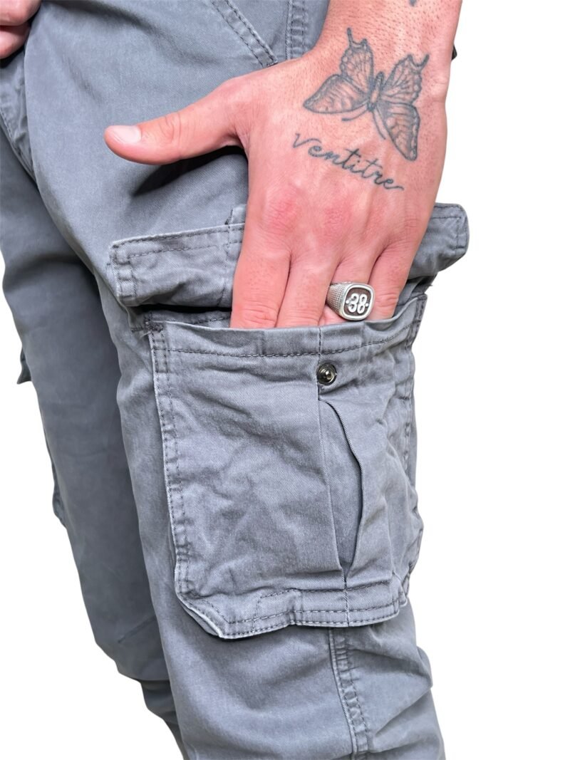 PANTALONE CARGO GRIGIO CON TASCONI - immagine 2