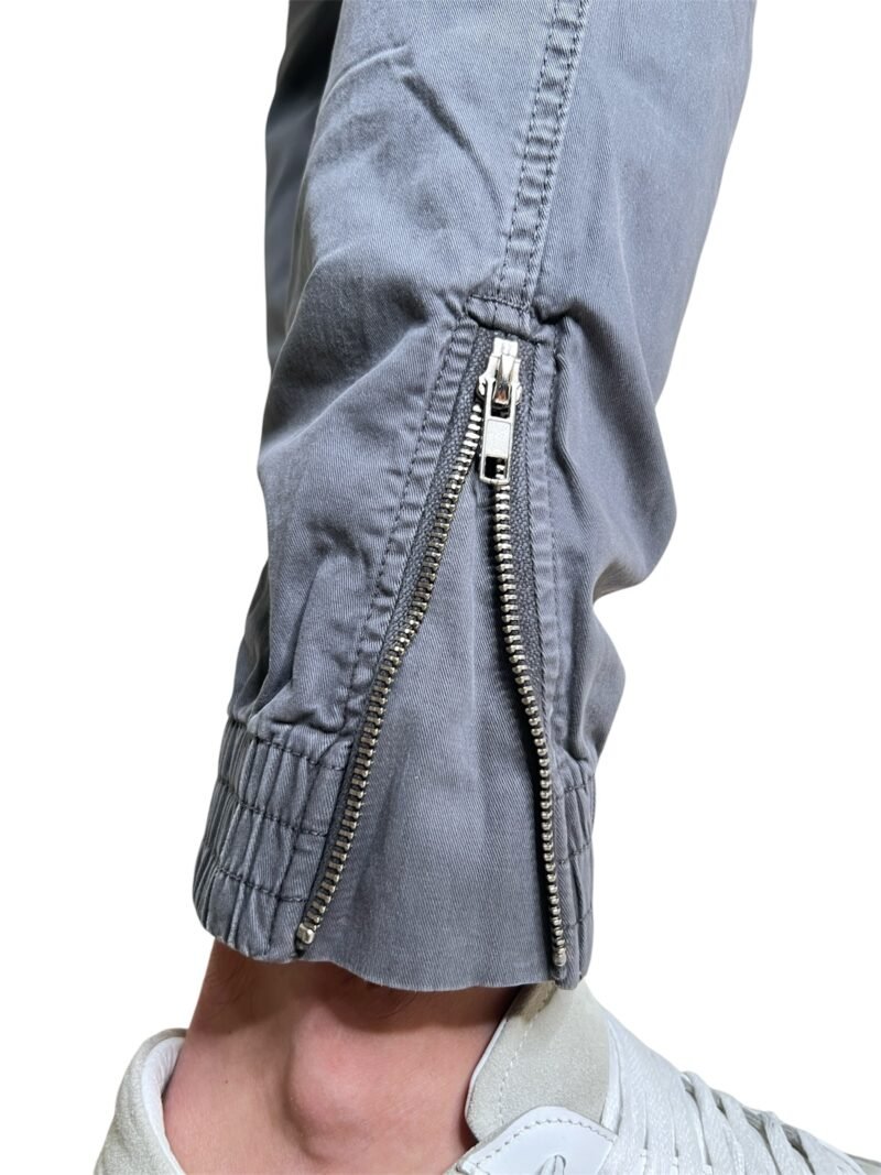 PANTALONE CARGO GRIGIO CON TASCONI - immagine 4