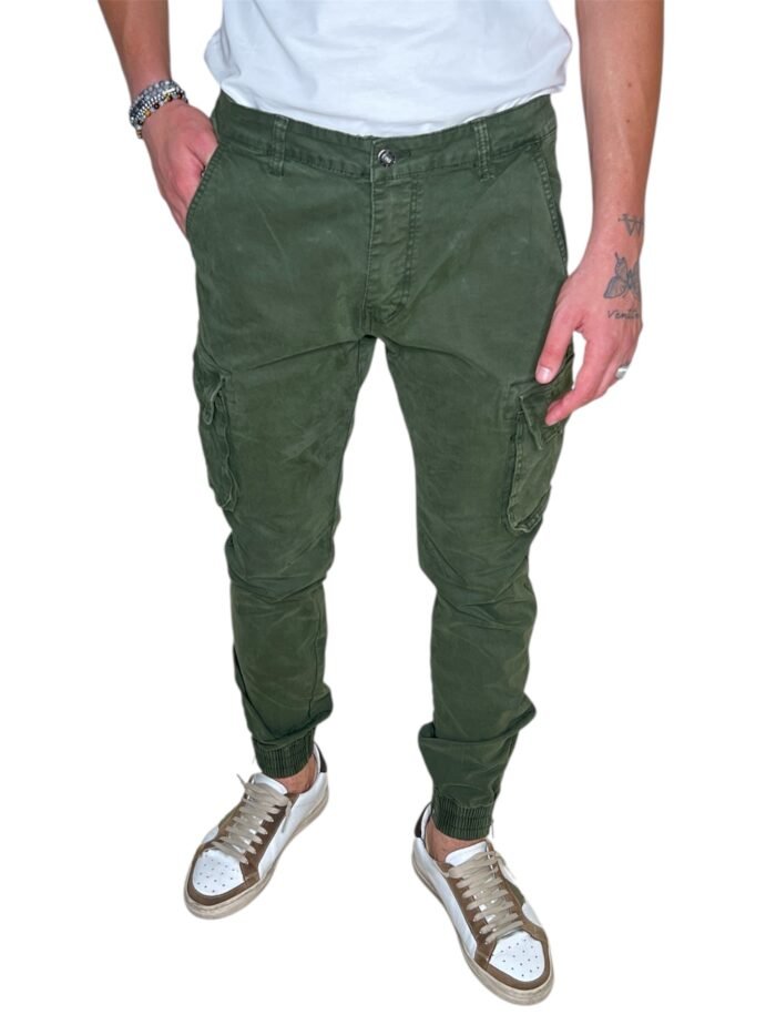 PANTALONE CARGO VERDE CON TASCONI