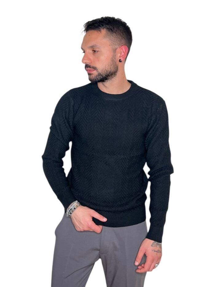 MAGLIONE GIROCOLLO NERO